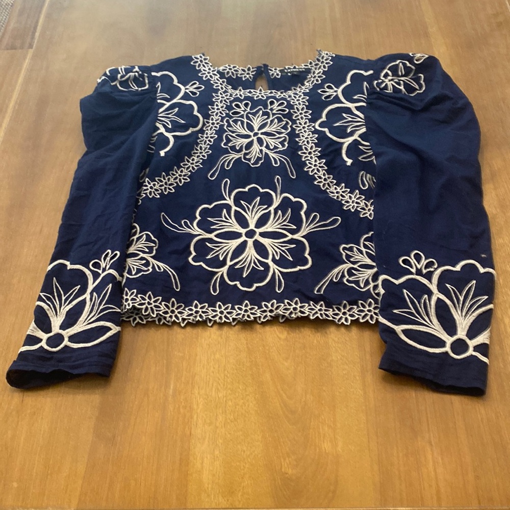Blue and white top